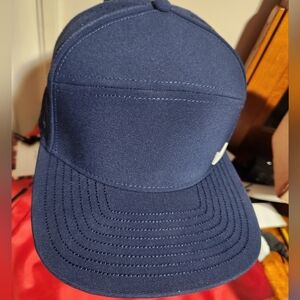 Melin Trences Navy Blue. NWOT cladsic 58cm